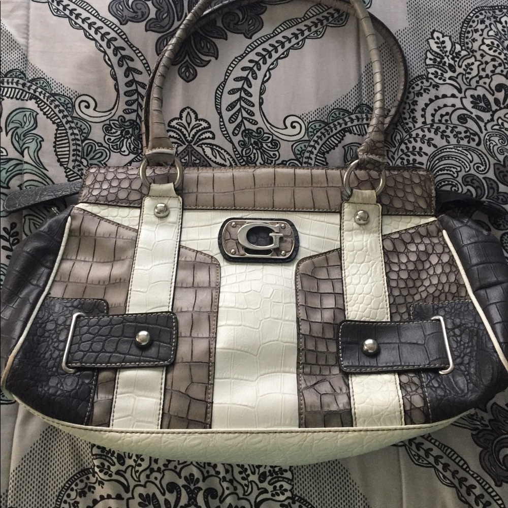 Guess handbag 👜